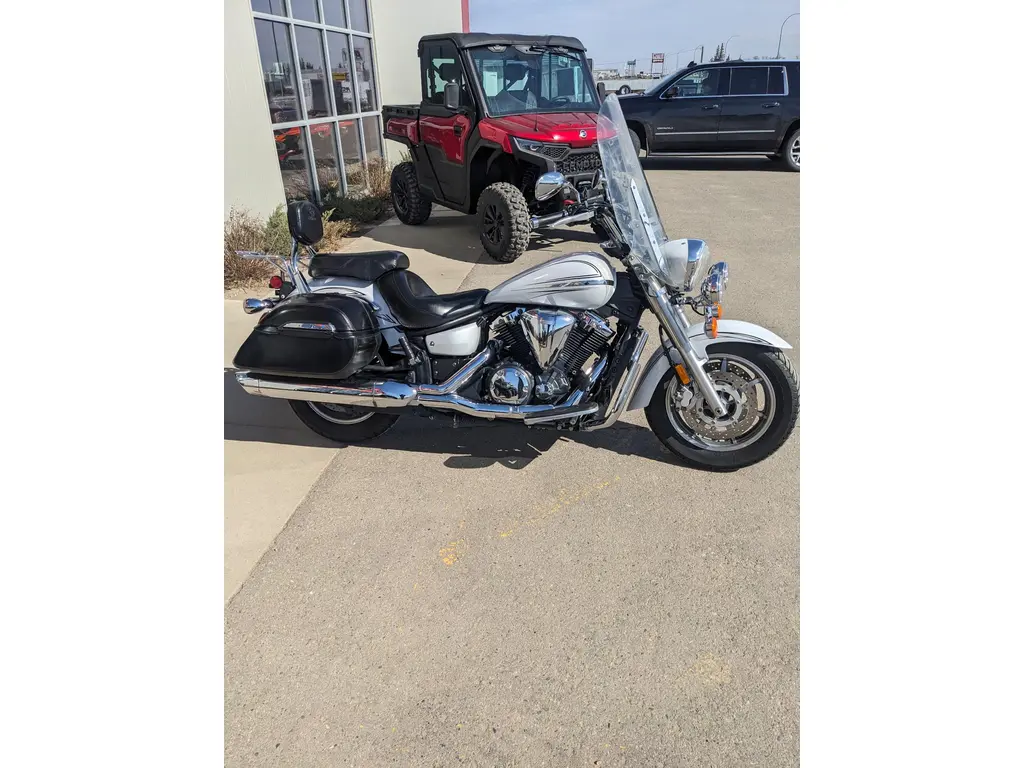 2009 Yamaha V-STAR 1300 DELUXE