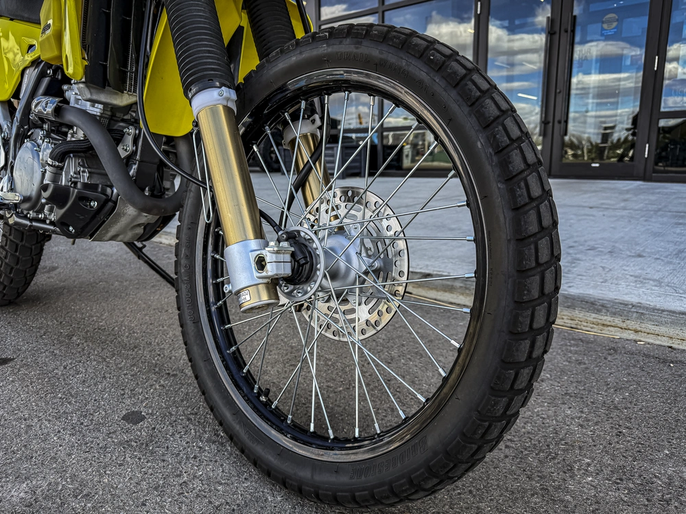 2023 Suzuki Dr-z400s alt