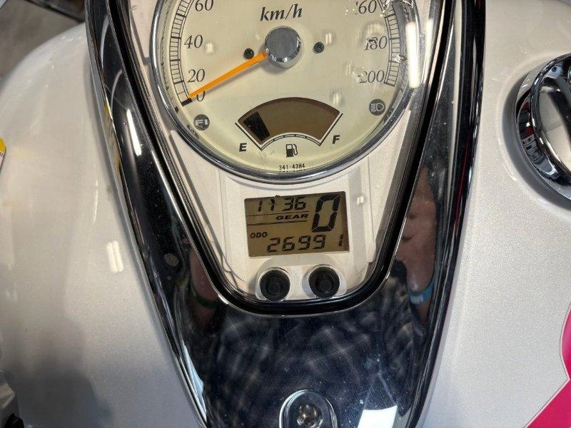 Suzuki Boulevard C50t Blanc 2022 alt
