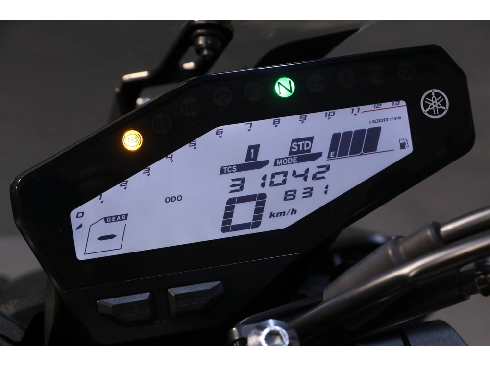 2017 Yamaha Fz-09 alt