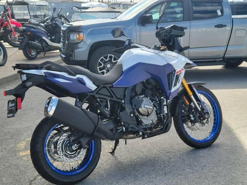 2026 Suzuki V-strom 800de alt