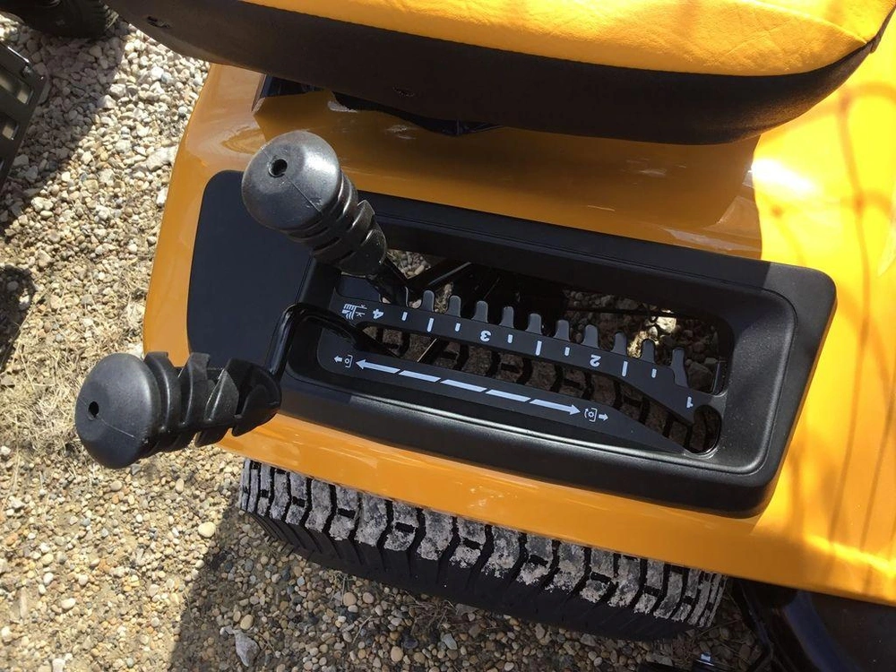 2026 Cub Cadet Xt1 Euduro Series™ Xt1 Lt46 Intellipower alt