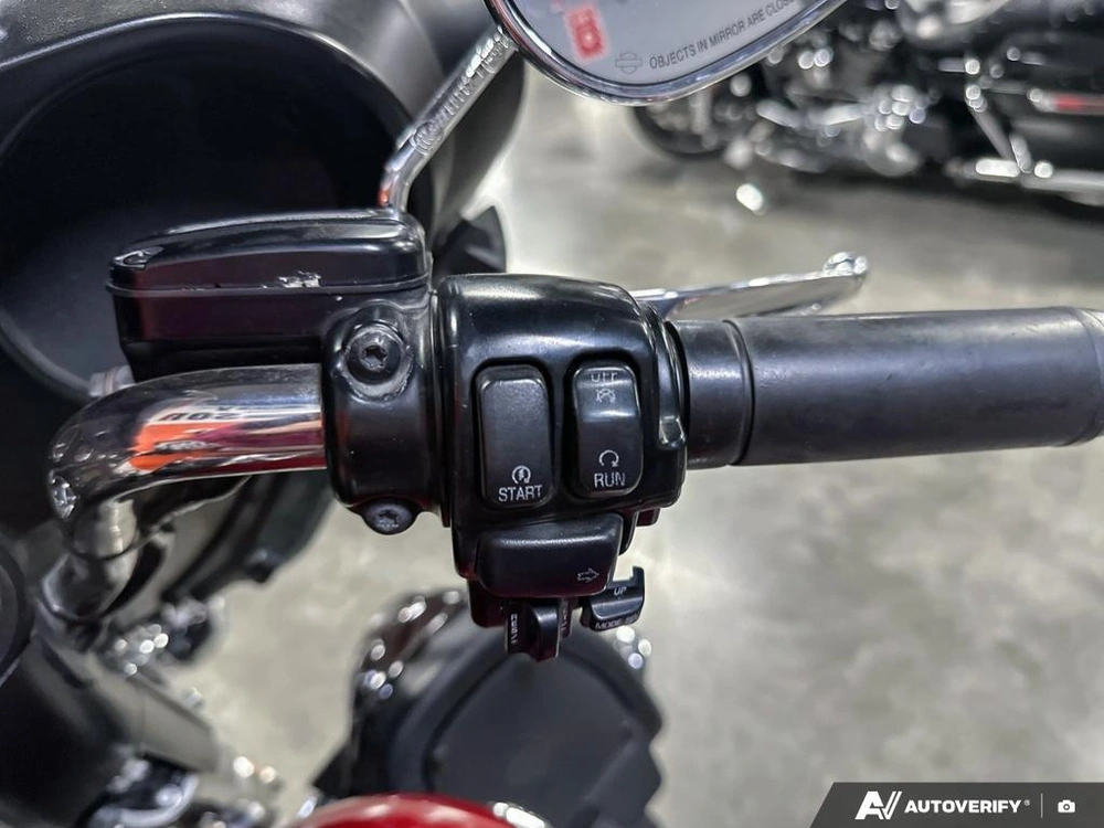2011 Harley-davidson Flhtk alt