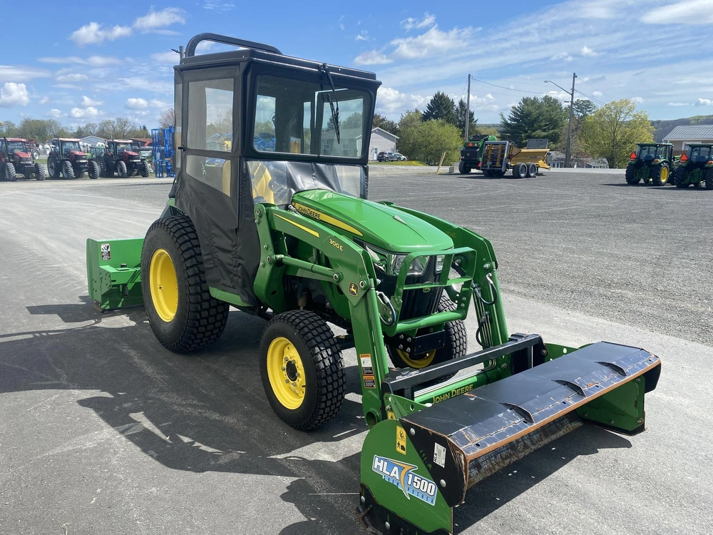 John Deere 3025e 2022 alt