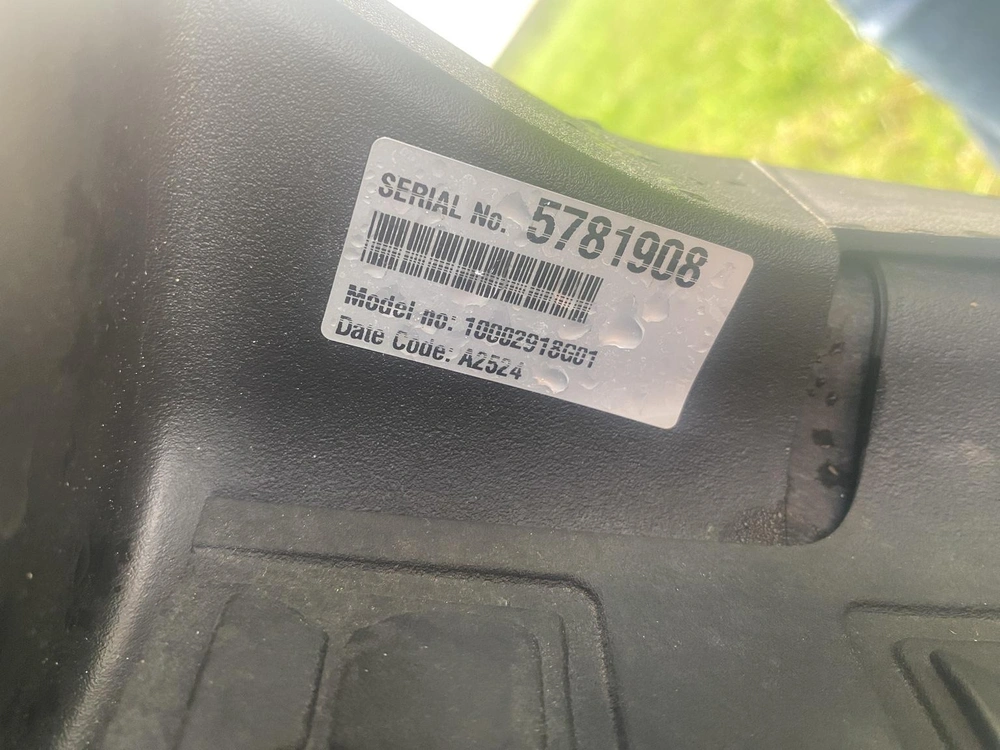 2024 E-z-go Rxv alt