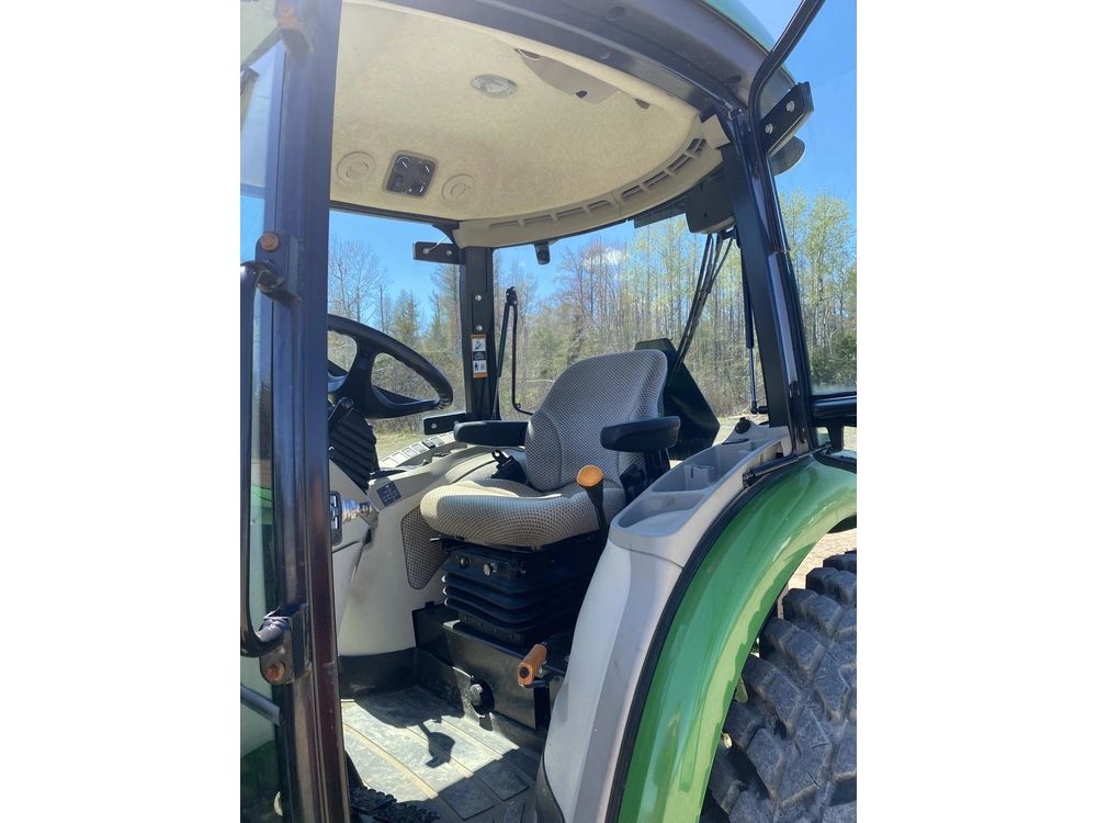 2022 John Deere 4066r alt