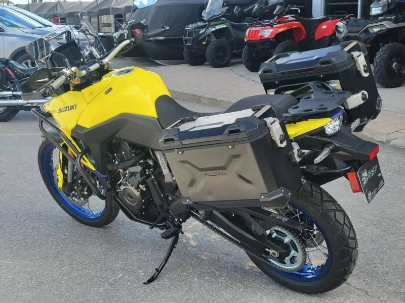 2026 Suzuki 2025 V-strom 800de alt