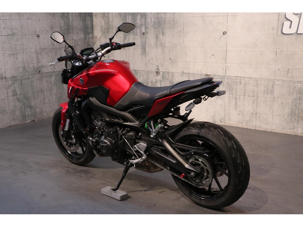 2017 Yamaha Fz-09 alt