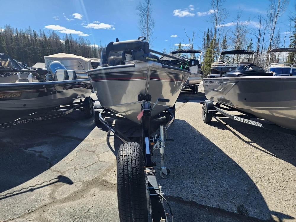 2005 Other Tracker 16ft alt