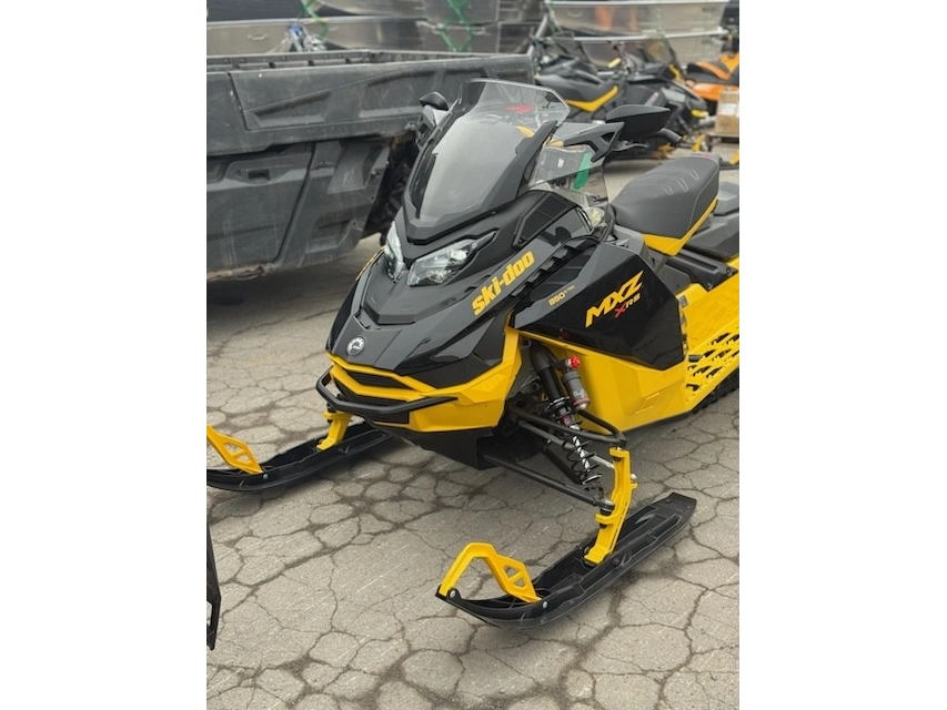 2025 Ski-doo Mxz Xrs 850 137"