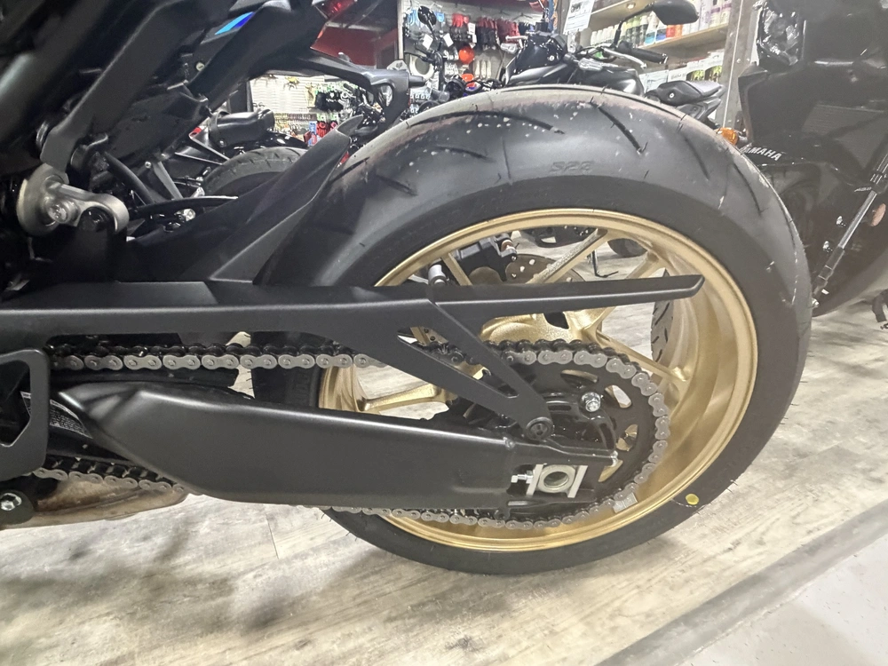 2026 Yamaha Xsr900 Raven alt