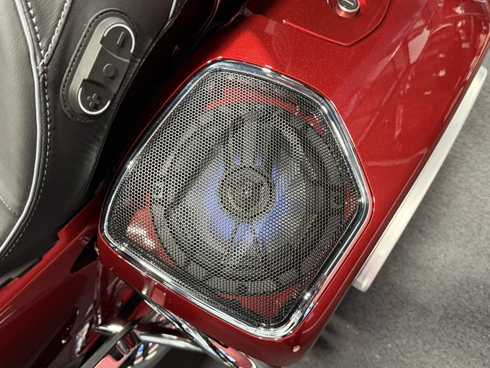 2026 Indian Motorcycle Pursuit Limited 112 alt