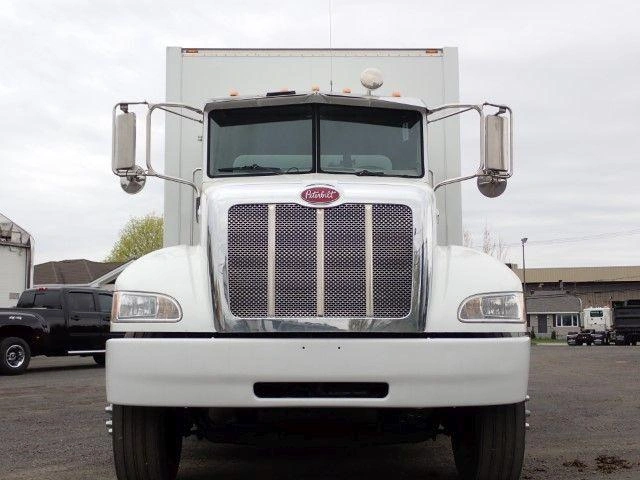 Peterbilt 335 2009