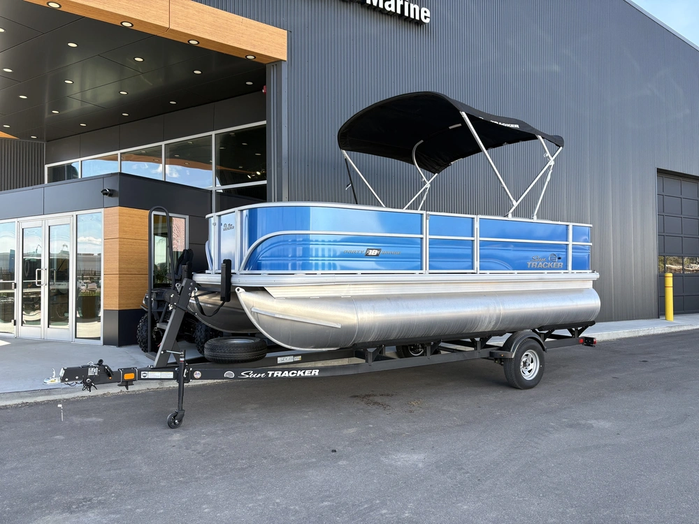 2026 Sun Tracker Party Barge® 18 Dlx-b086947 60 Elpt Four Stroke alt