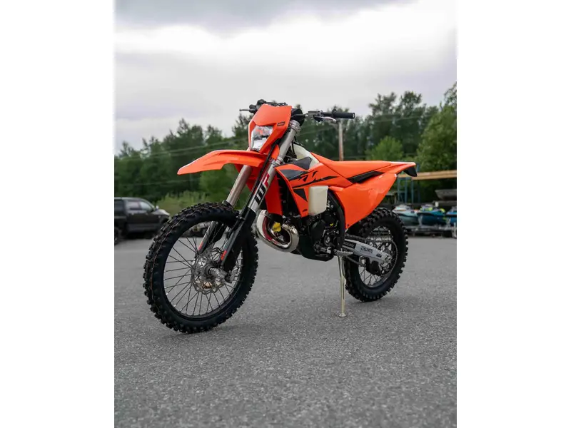 2025 KTM 150 XC-W thumbnail 3