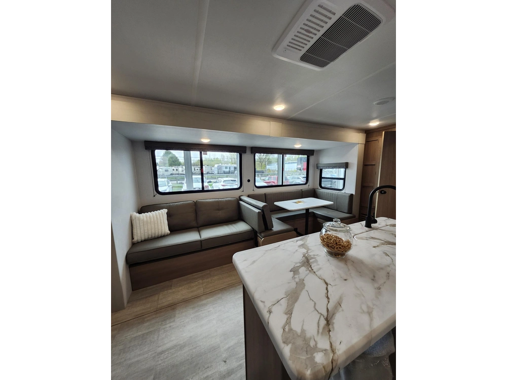 2026 Aspen Trail By Dutchmen 3310 Bhs alt