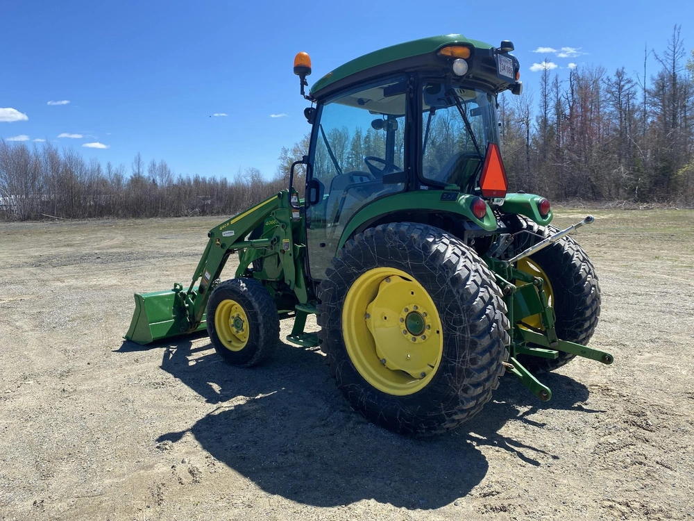 2022 John Deere 4066r alt