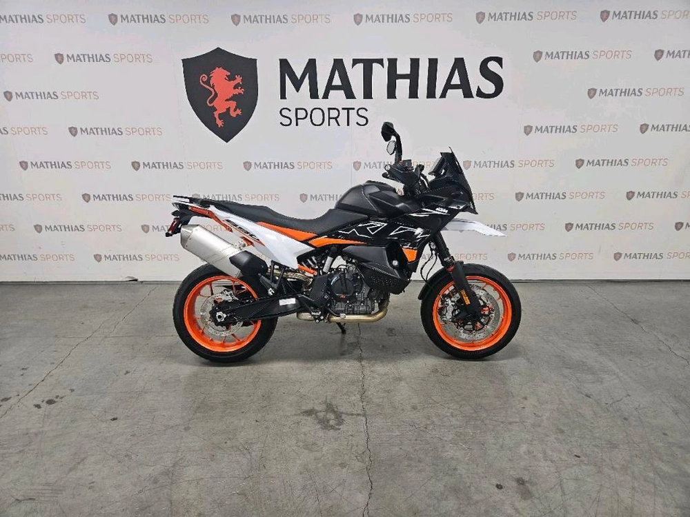 Ktm 890 Smt 2024 alt