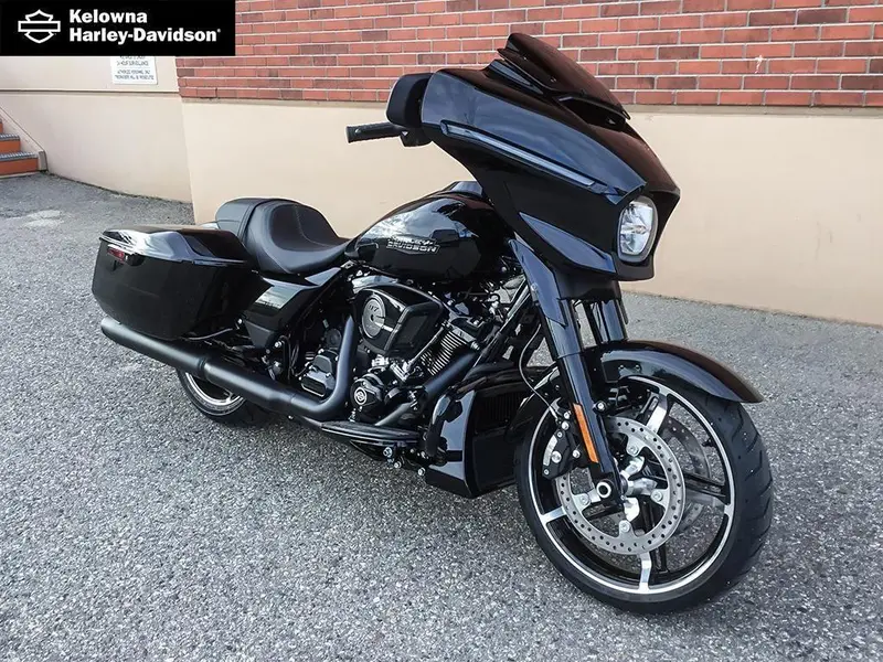 2026 Harley-Davidson FLHX - Street Glide® thumbnail 3