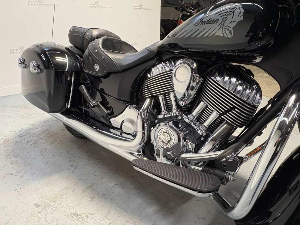 Indian Motorcycle Chieftain 2017 alt