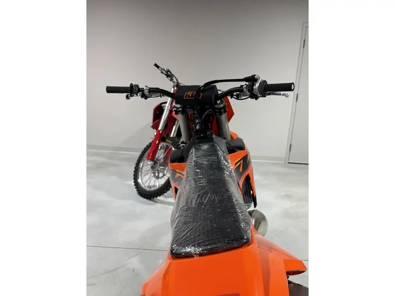 2025 KTM 300 SX thumbnail 10