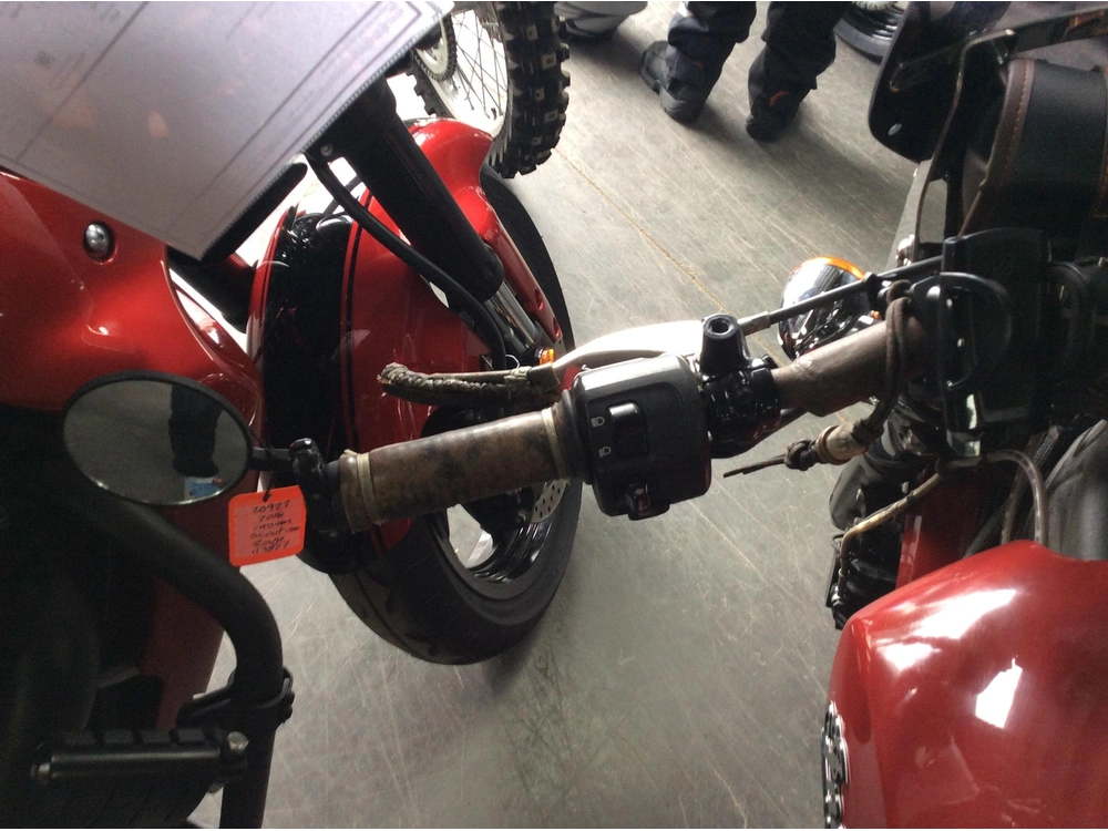 2016 Indian Motorcycle Scout Bobber Tweety alt