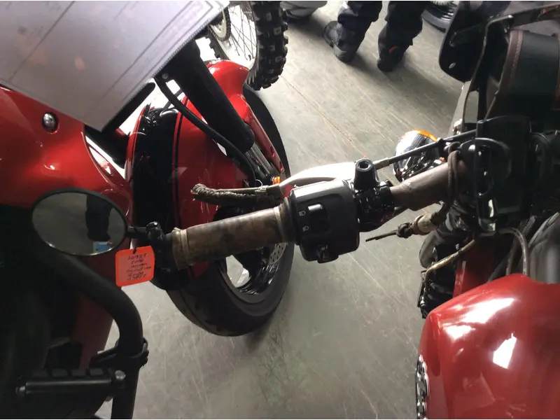 2016 Indian Motorcycle Scout Bobber Tweety thumbnail 12