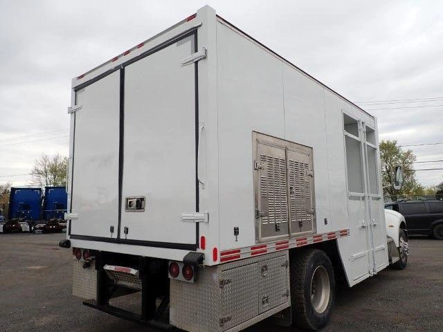 Peterbilt 335 2009