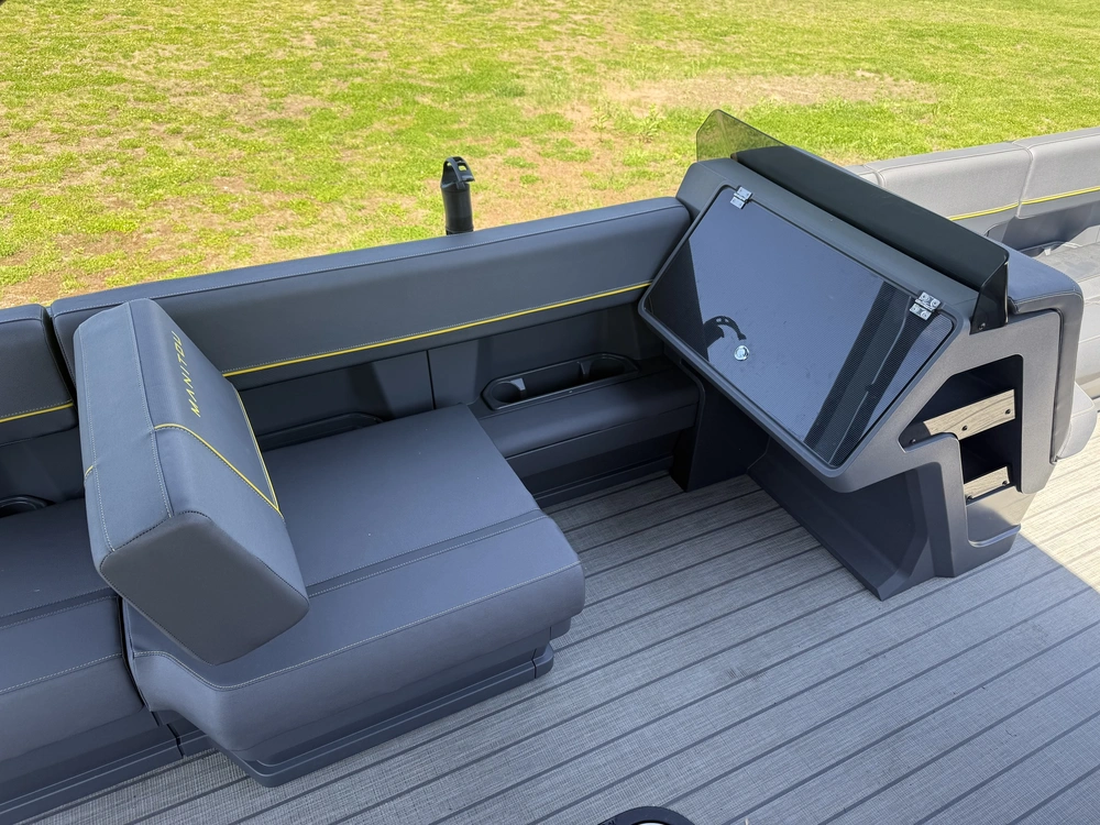 2025 Manitou Explore 24 Stealth alt