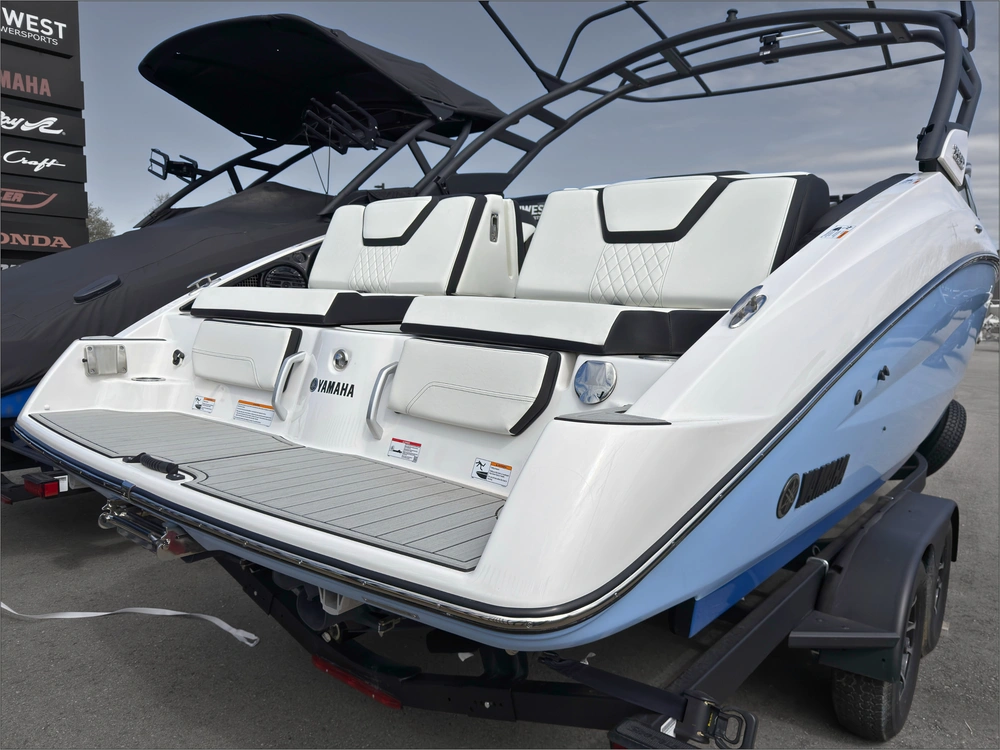 2026 Yamaha 252sd alt