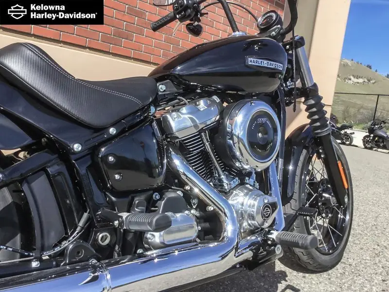 2026 Harley-Davidson FXBB - Street Bob® thumbnail 17