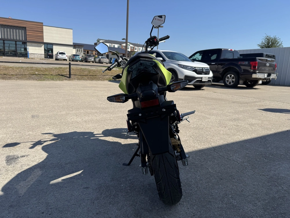 2026 Kawasaki Z125 Pro alt