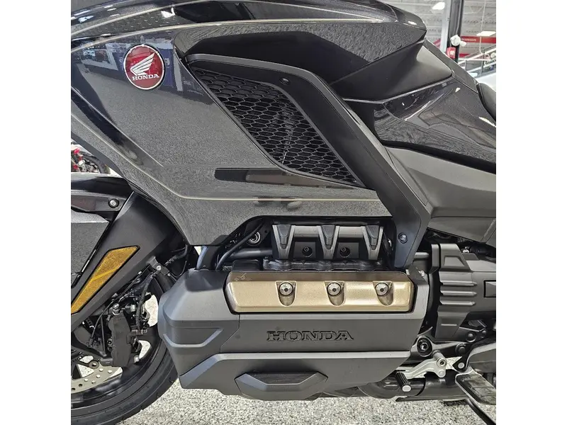 2026 Honda GOLDWING BASE thumbnail 15