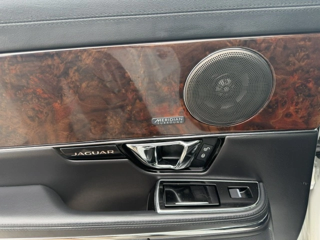 2016 Jaguar Xj Portfolio alt