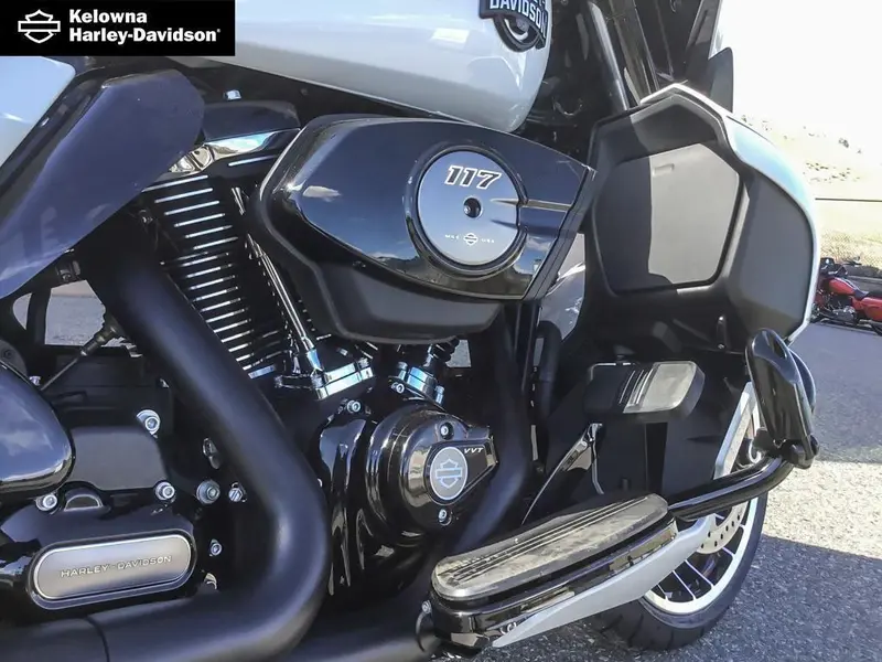 2026 Harley-Davidson FLHXL - Street Glide® Limited thumbnail 17