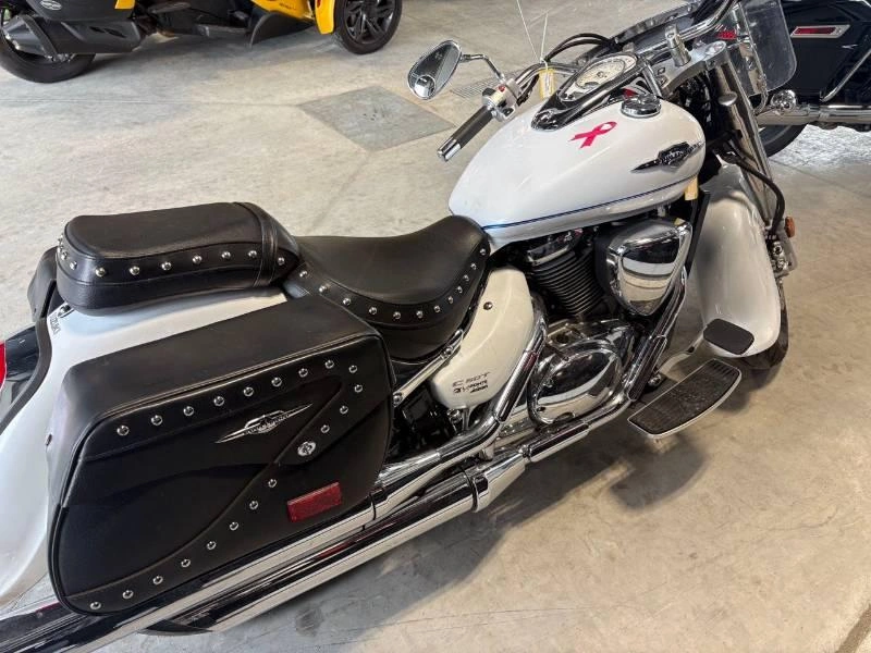Suzuki Boulevard C50t Blanc 2022 alt