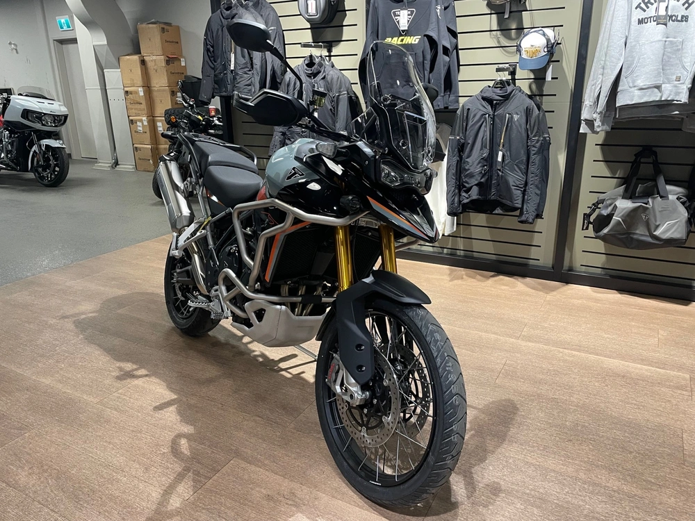 2026 Triumph Tiger 900 Desert Edition - Urban Grey alt