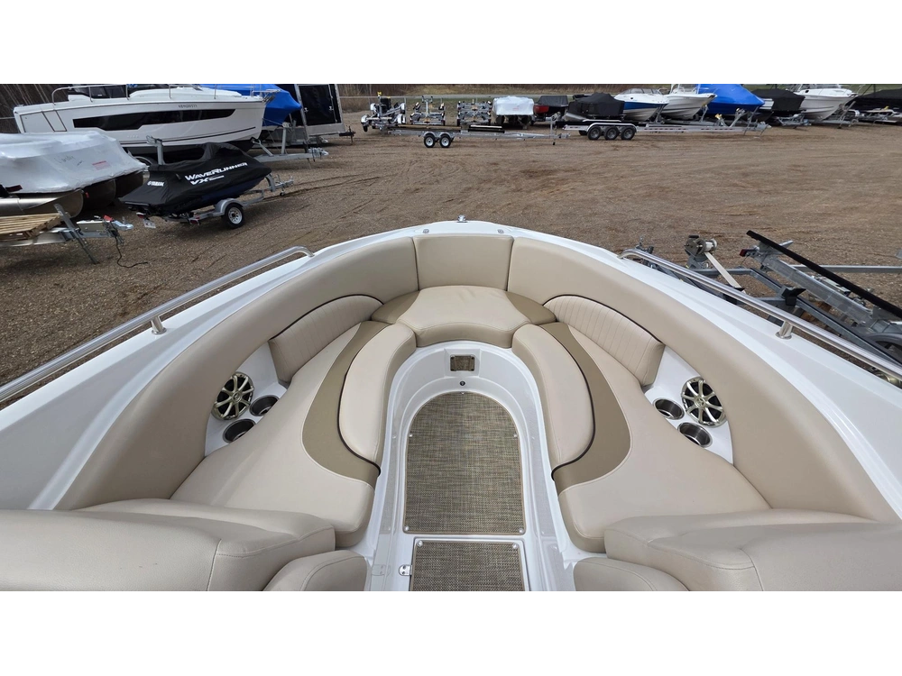 2014 Cruisers Yachts 258 Ss alt