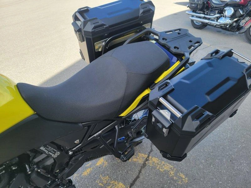 2026 Suzuki 2025 V-strom 800de alt