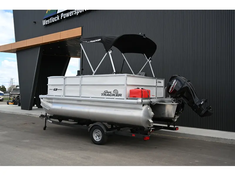2026 Sun Tracker PARTY BARGE 16 DLX 50ELPT 4S thumbnail 3