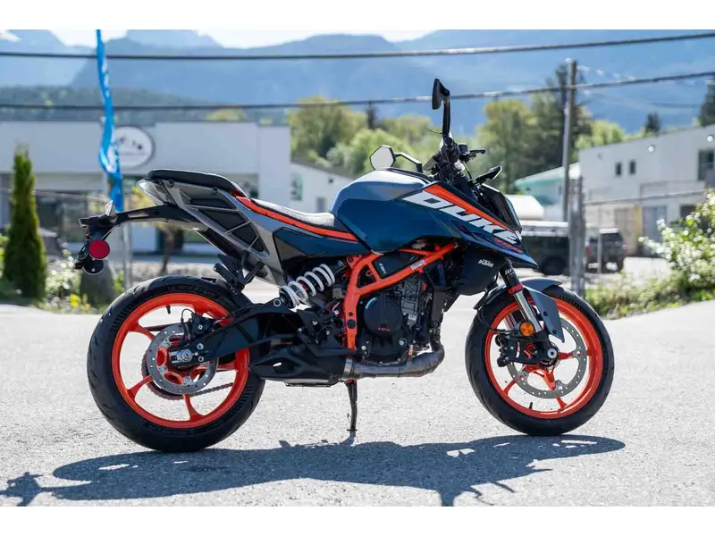 2025 KTM 390 DUKE BLUE - B.D. thumbnail 4