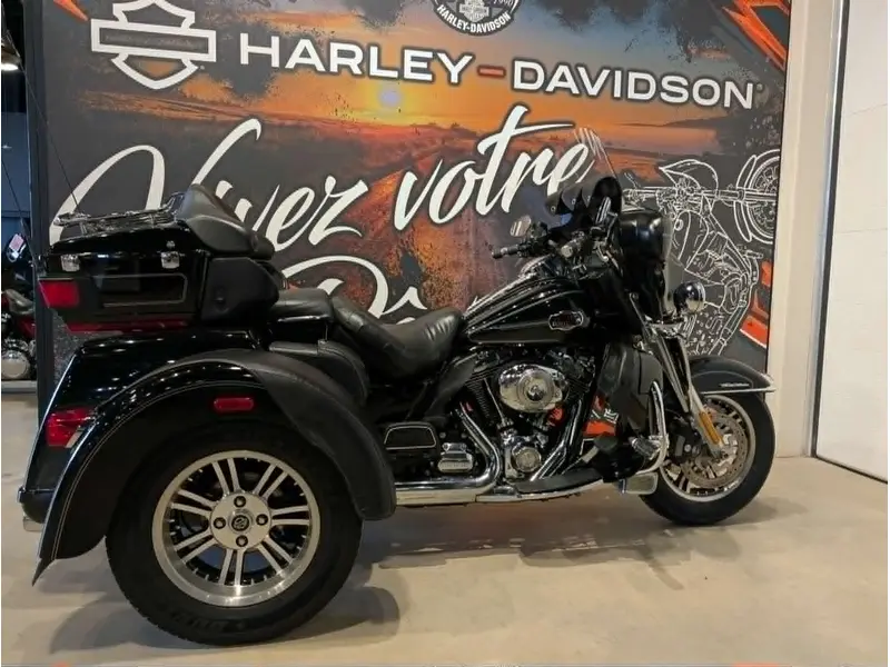 2013 Harley-Davidson Trike Tri Glide Ultra FLHTCUTG thumbnail 2