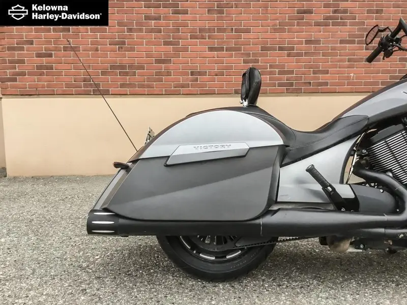 2016 Victory Motorcycles Magnum X-1 Stealth Edition thumbnail 7