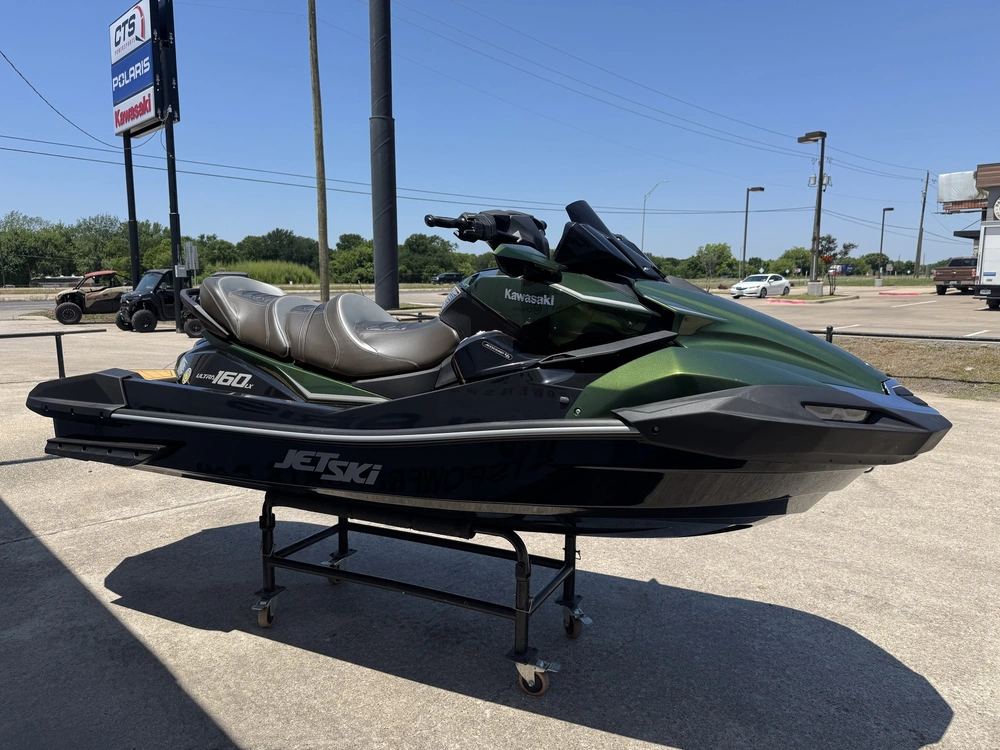 2025 Kawasaki Jet Ski Ultra 160lx alt