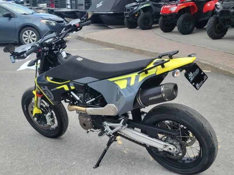 2023 Husqvarna 701sm alt