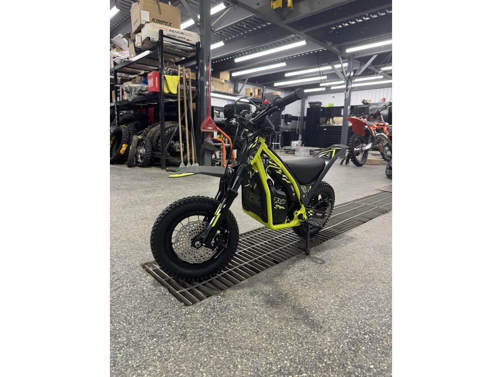 Triumph Txp-12 2026 alt