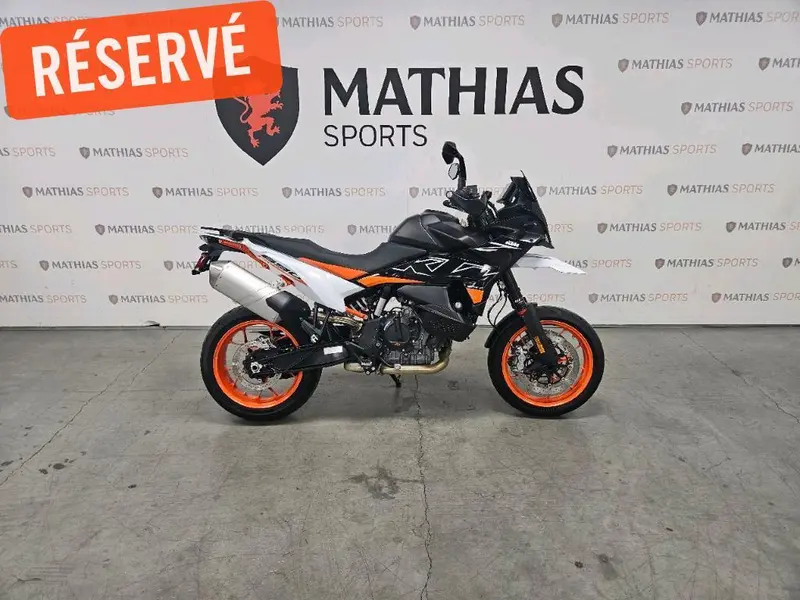 2024 KTM 890 SMT