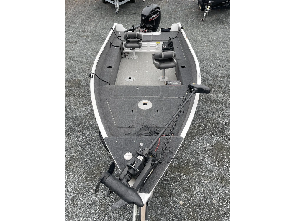 2022 Lund Boat Co 1650 Angler Tiller alt