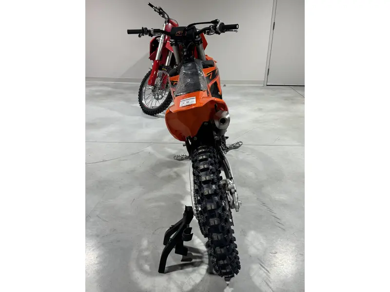 2025 KTM 300 SX thumbnail 3