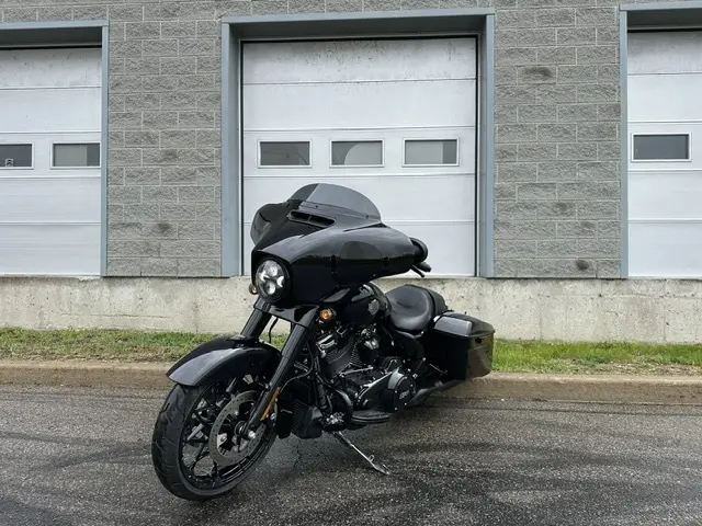 2023 Harley-Davidson Street GlideFLHXS
